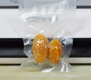 紋路真空袋和光面真空袋有什么區(qū)別？哪個(gè)貴？